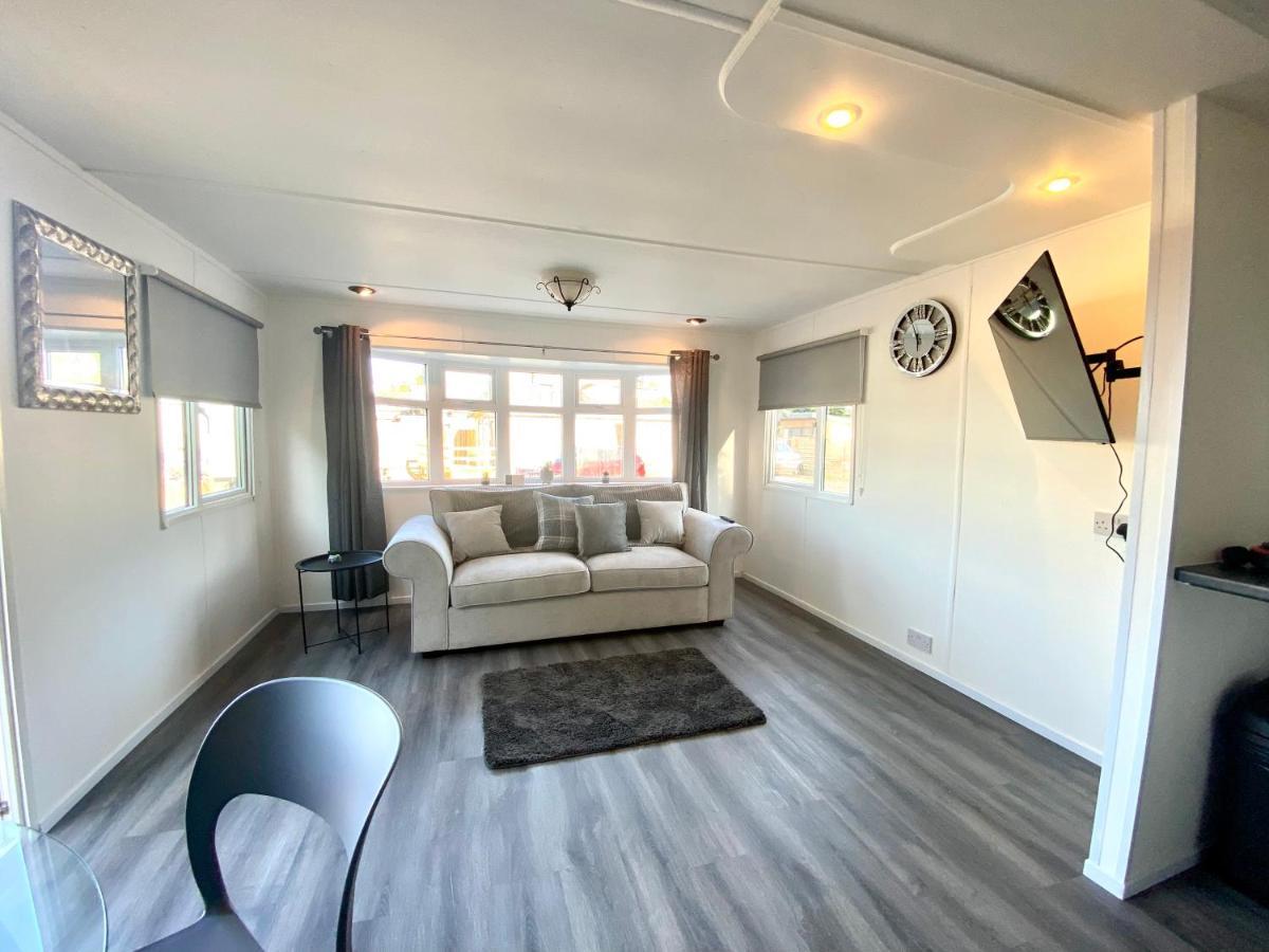 Elletson Park Wood Fired Hot Tubs, Caravans & Pods Pilling Exteriér fotografie
