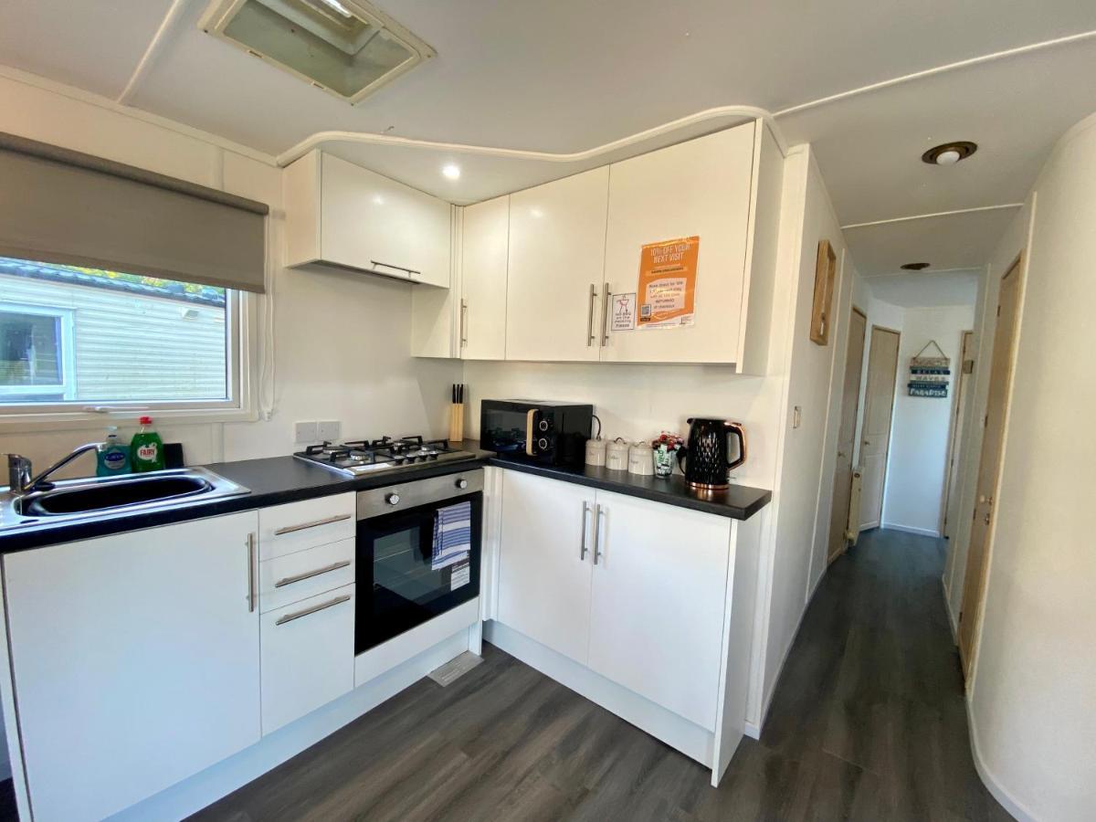 Elletson Park Wood Fired Hot Tubs, Caravans & Pods Pilling Exteriér fotografie