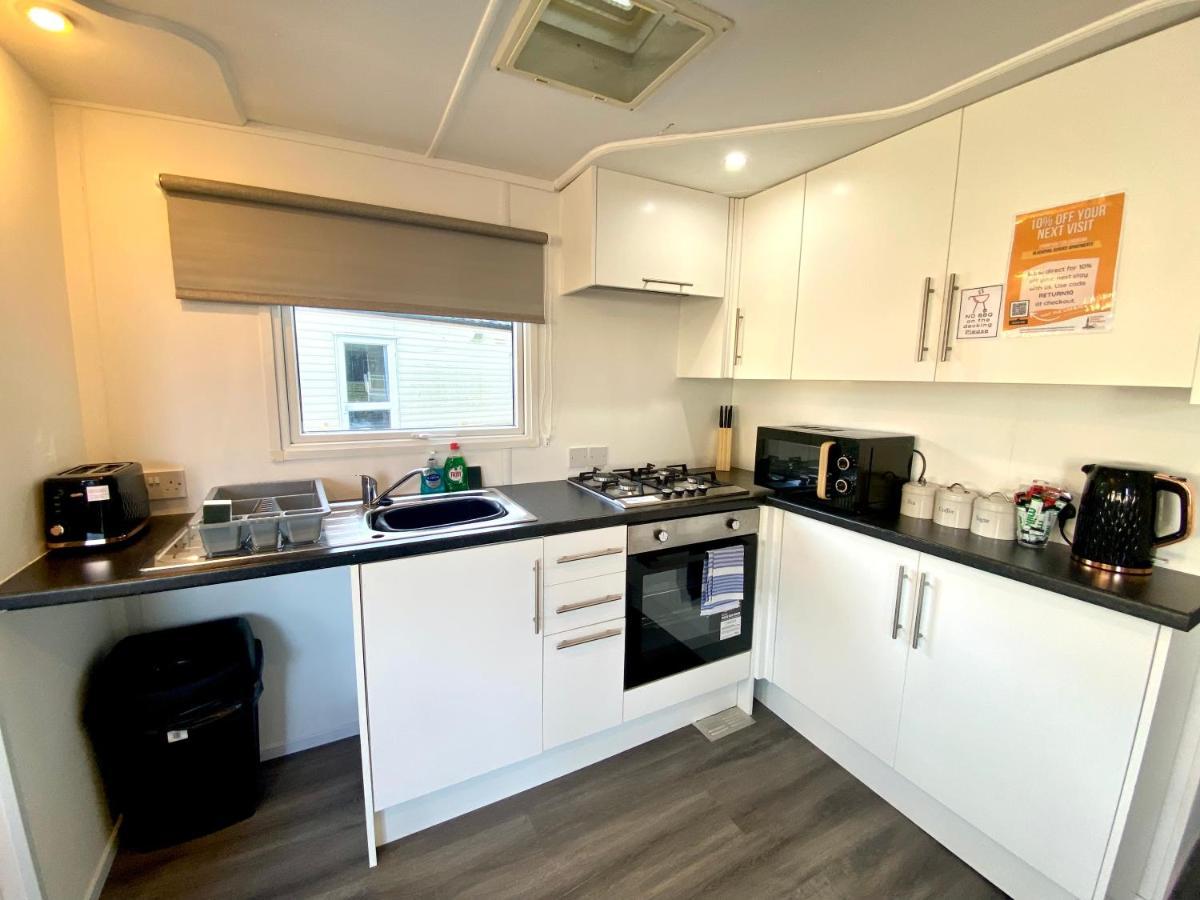 Elletson Park Wood Fired Hot Tubs, Caravans & Pods Pilling Exteriér fotografie