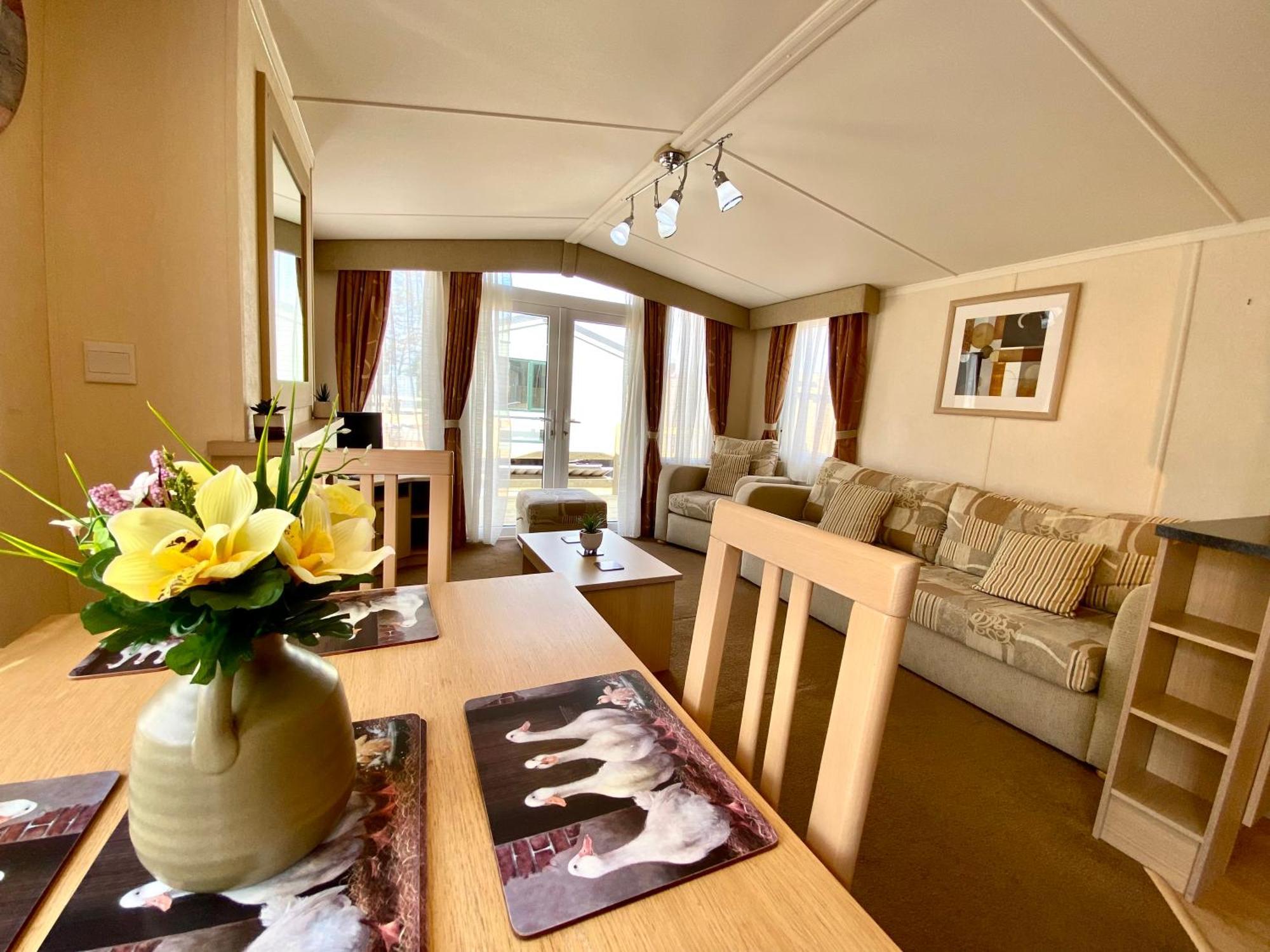 Elletson Park Wood Fired Hot Tubs, Caravans & Pods Pilling Exteriér fotografie