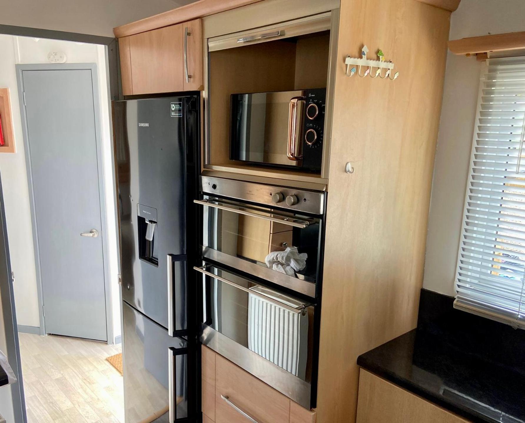 Elletson Park Wood Fired Hot Tubs, Caravans & Pods Pilling Exteriér fotografie